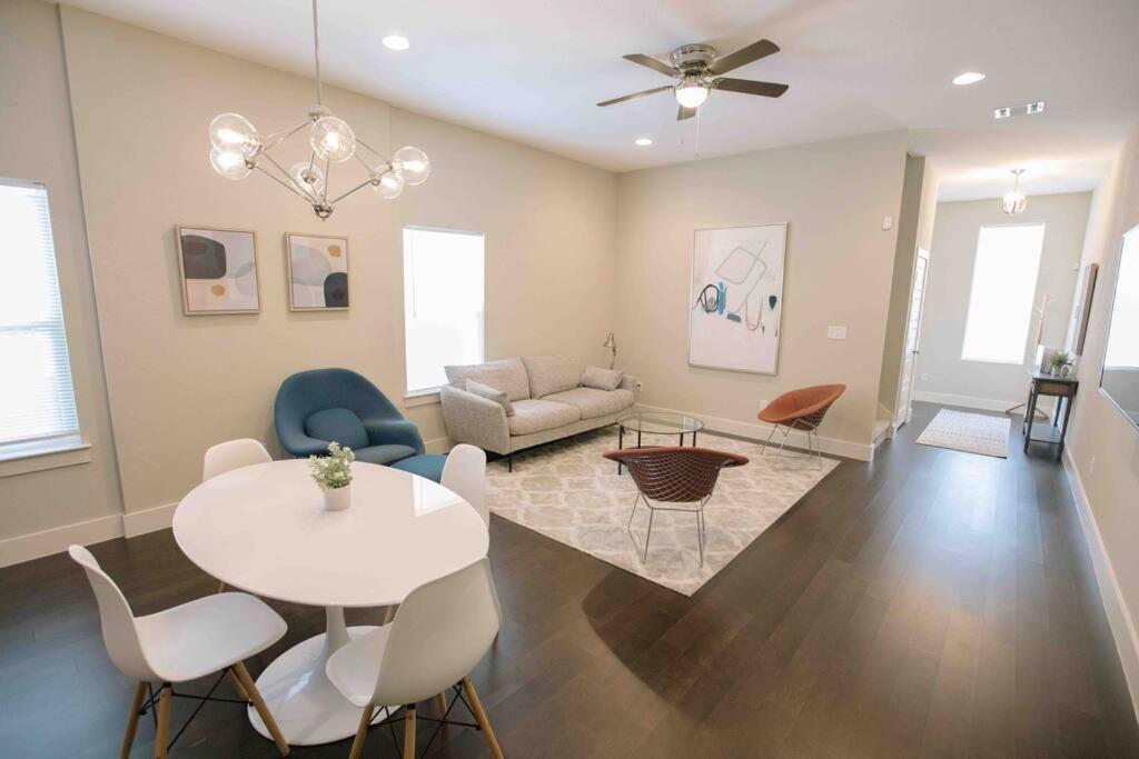 Spacious, Sleeps 6, St Phillips, King Bed Σαν Αντόνιο Εξωτερικό φωτογραφία