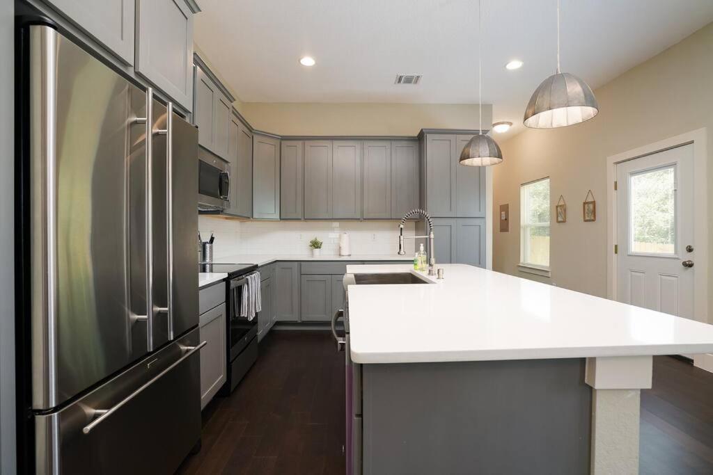 Spacious, Sleeps 6, St Phillips, King Bed Σαν Αντόνιο Εξωτερικό φωτογραφία