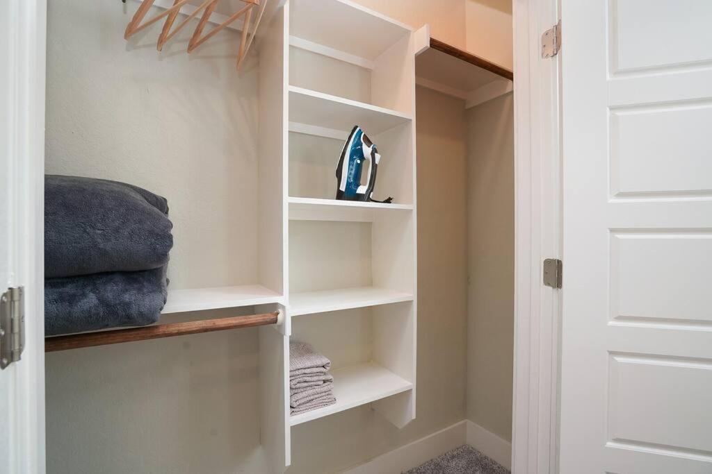 Spacious, Sleeps 6, St Phillips, King Bed Σαν Αντόνιο Εξωτερικό φωτογραφία